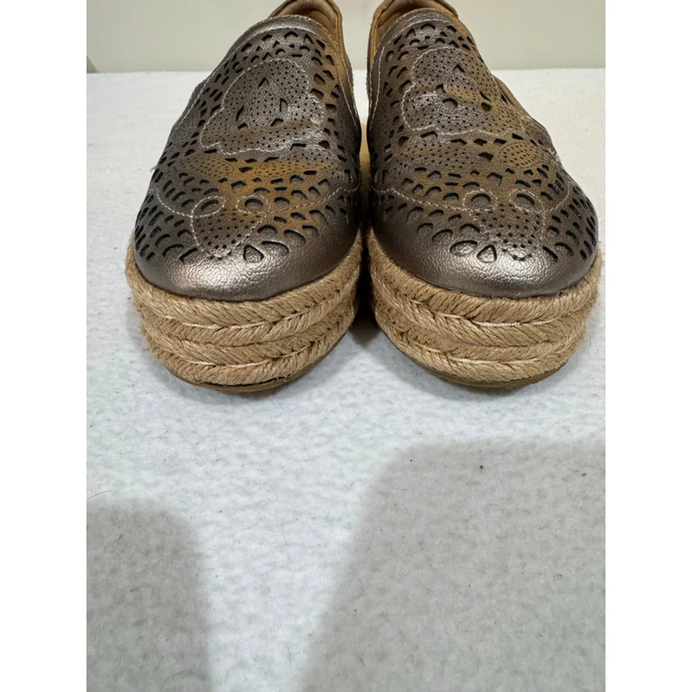 Women's Naturalizer Bronze Perforated platform Espadrilles Size 7.5
